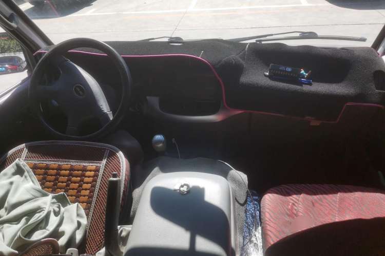 Used Jinbei Hiace 2018 2.0L Fifth-Generation Kuaiyunwang Deluxe Standard Top 10-Seater 4G21C Center Console
