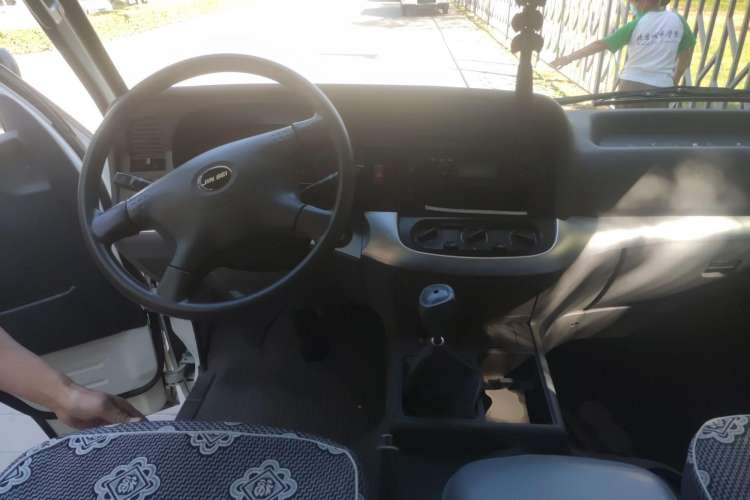 Used Jinbei Hiace 2018 2.0L Fifth-Generation Kuaiyunwang Deluxe Standard Top 10-Seater 4G21C Center Console
