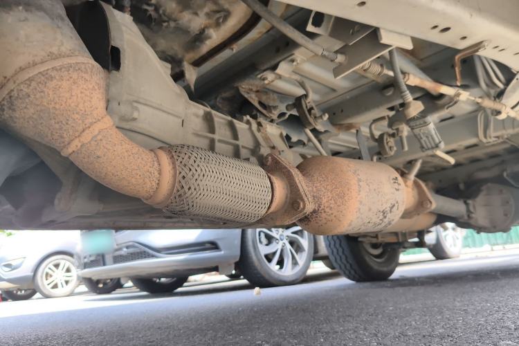 Used Jinbei Hiace 2018 2.0L Fifth-Generation Kuaiyun Luxury Standard Top 6-Seater V19S Chassis Front Left