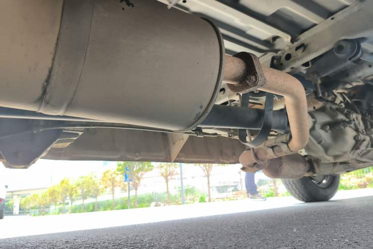 Used Jinbei Hiace 2018 2.0L Fifth-Generation Kuaiyun Luxury Standard Top 6-Seater V19S Chassis Rear Right