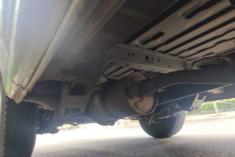 Used Jinbei Hiace 2018 2.0L Fifth-Generation Box Truck Standard Roof 2 Seats 4G21C Chassis Rear Right
