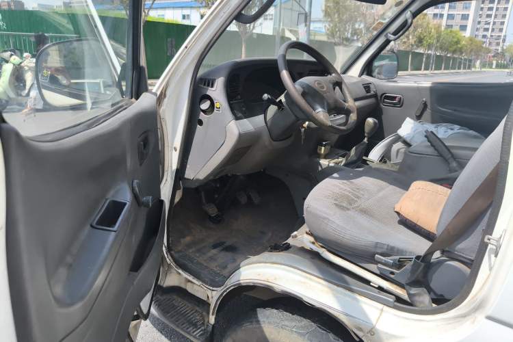 Used Jinbei Hiace 2018 2.0L Fifth-Generation Kuaiyun Luxury Standard Top 6-Seater V19S Driver Seat