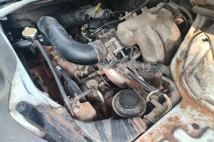 Used Jinbei Hiace  Engine Bay
