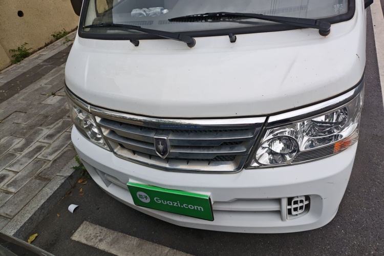 Used Jinbei Hiace 2018 2.0L Fifth-Generation Kuaiyun Luxury Standard Top 6-Seater V19S Engine Bay