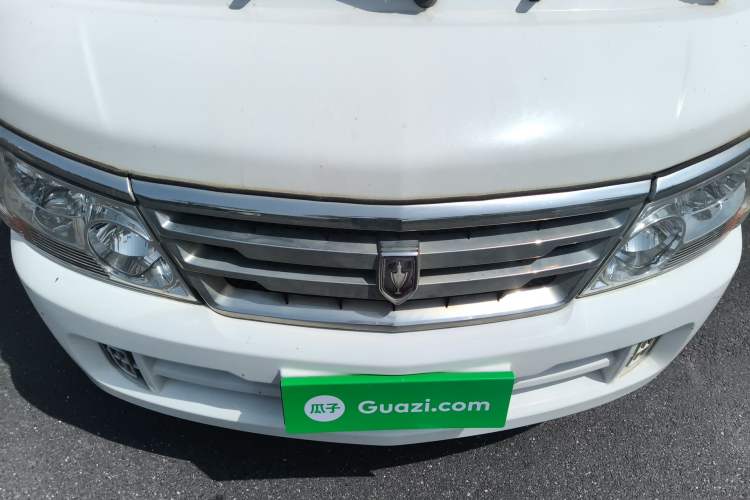 Used Jinbei Hiace 2018 2.0L Fifth-Generation Kuaiyun Luxury Standard Top 6-Seater V19S Engine Bay