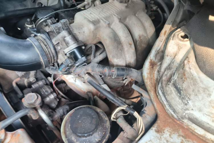 Used Jinbei Hiace  Engine Bay Left