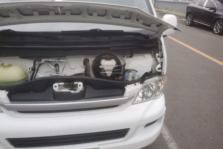 Used Jinbei Hiace 2018 2.4L Dashishi L Manual 14-Seater Luxury Version 4RB2 Engine Bay Left