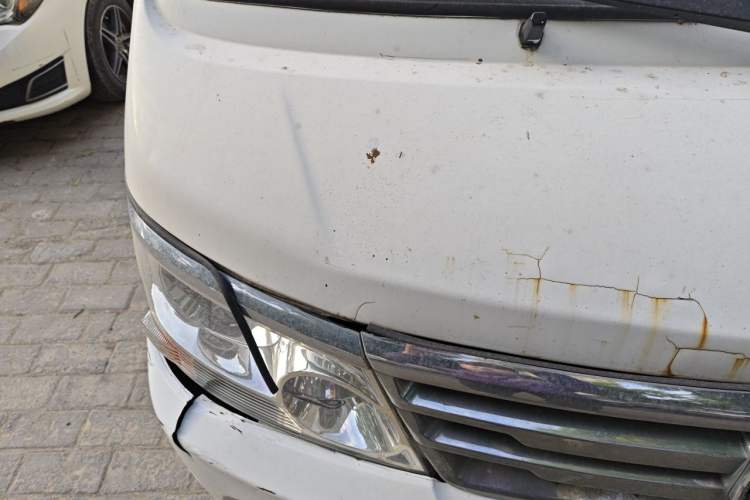 Used Jinbei Hiace 2018 2.0L Fifth-Generation Box Truck Standard Roof 2 Seats 4G19 Engine Bay Right