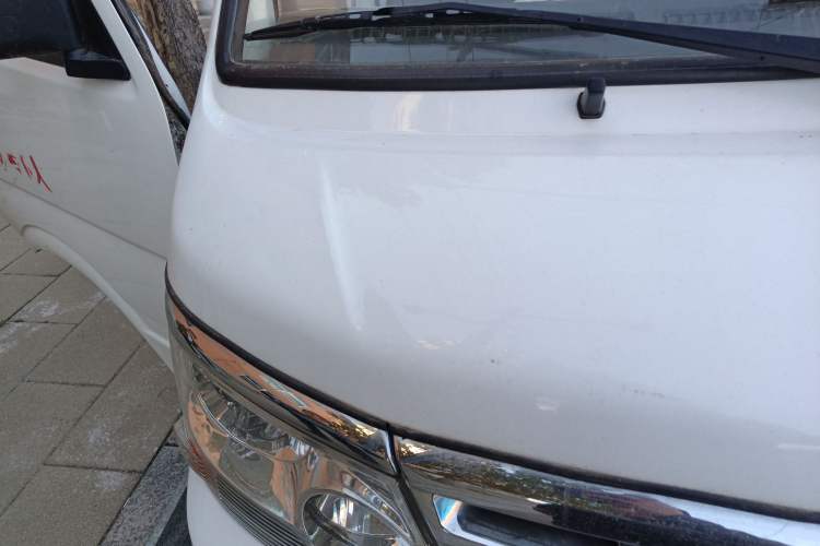 Used Jinbei Hiace 2018 2.0L Fifth-Generation Kuaiyun Standard Version Standard Roof 6 Seats V19S Engine Bay Right