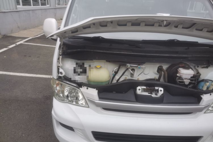 Used Jinbei Hiace 2018 2.4L Dashishi L Manual 14-Seater Luxury Version 4RB2 Engine Bay Right