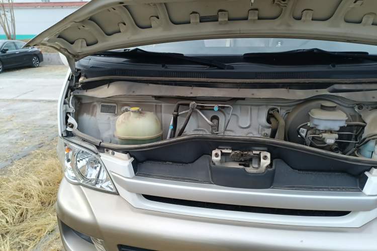 Used Jinbei Hiace 2018 2.4L Da Hai Shi W Manual 11-Seater Luxury Version 4RB2 Engine Bay Right