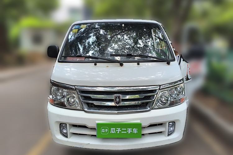 Used Jinbei Hiace 2018 2.0L Fifth-Generation Box Truck Standard Roof 2 Seats 4G21C Front