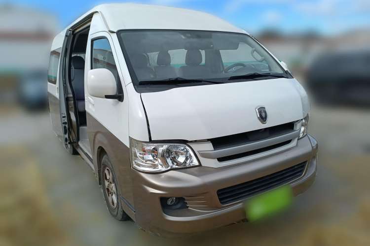 Used Jinbei Hiace 2018 2.4L Da Hai Shi W Manual 11-Seater Luxury Version 4RB2 Front Right 45 Deg