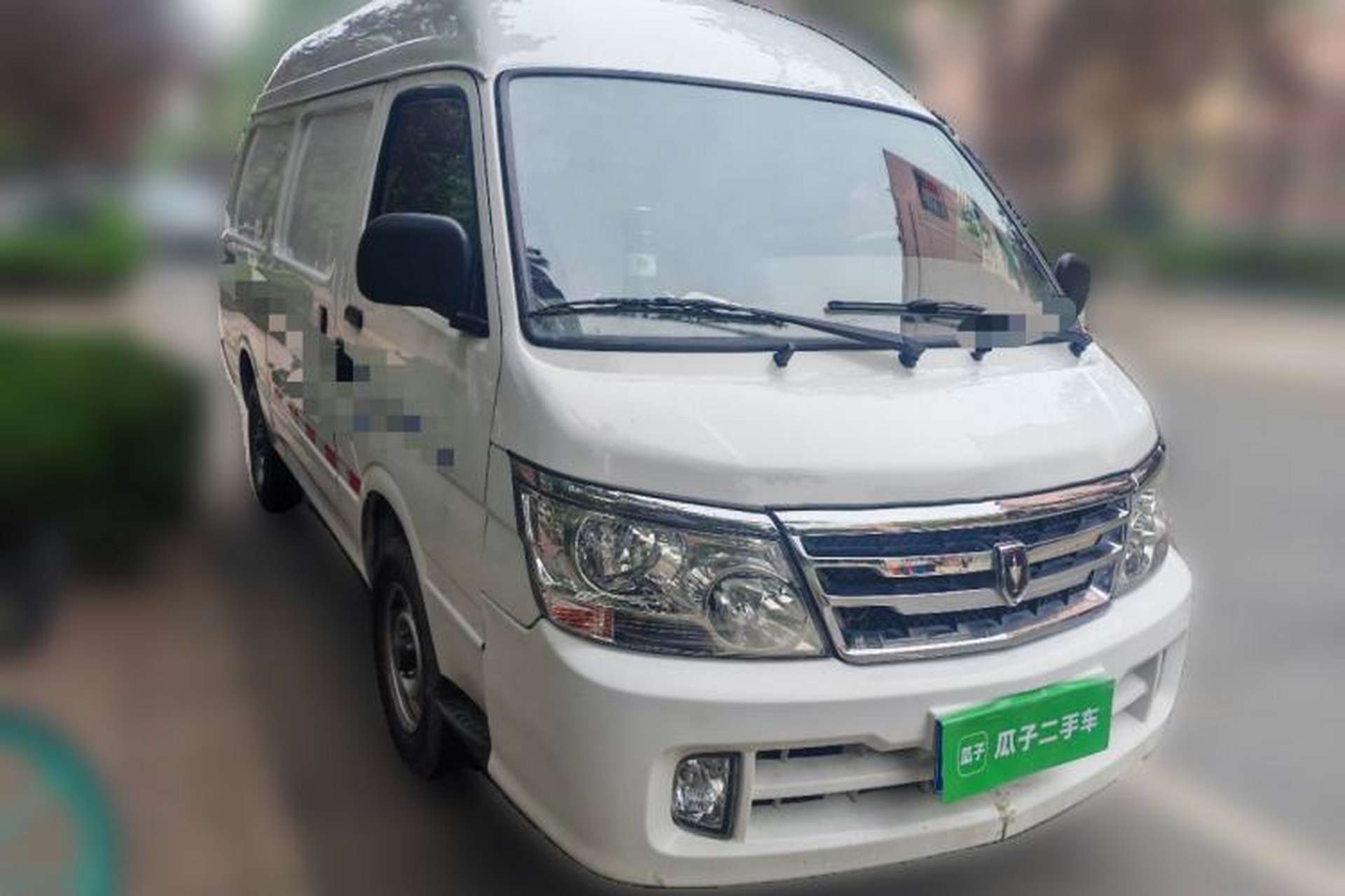 Used Jinbei Hiace 2018 2.0L Fifth-Generation Box Truck Standard Roof 2 Seats 4G21C Front Right 45 Deg