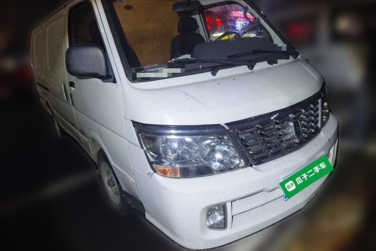 Used Jinbei Hiace 2018 2.0L Fifth-Generation Box Truck Standard Roof 2 Seats 4G21C Front Right 45 Deg