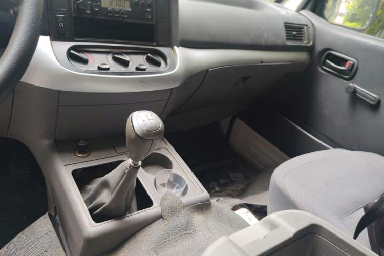 Used Jinbei Hiace 2018 2.0L Fifth-Generation Kuaiyun Standard Version Standard Roof 6 Seats V19S Gear Lever