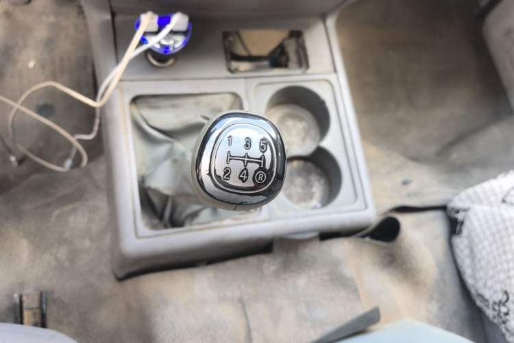 Used Jinbei Hiace 2018 2.0L Fifth-Generation Kuaiyun Luxury Standard Top 6-Seater V19S Gear Lever