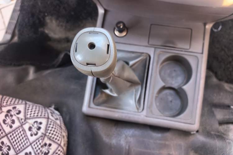 Used Jinbei Hiace 2018 2.0L Fifth-Generation Kuaiyunwang Deluxe Standard Top 10-Seater 4G21C Gear Lever