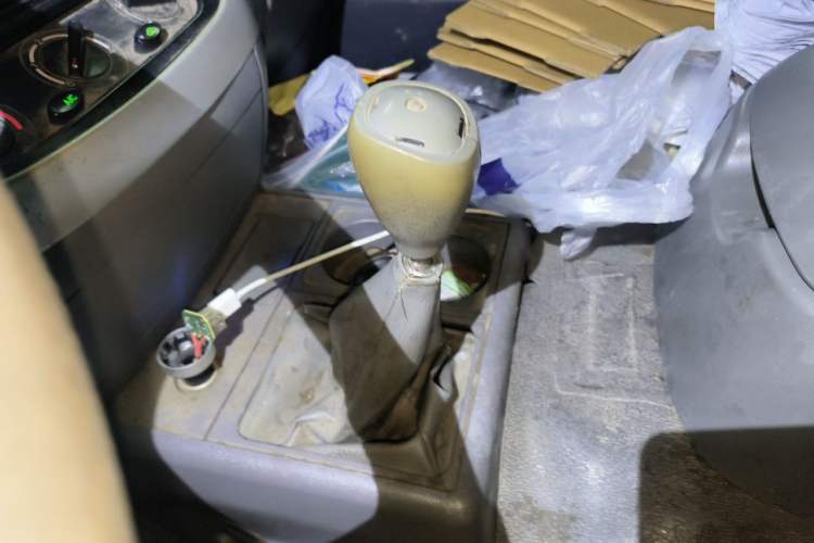 Used Jinbei Hiace 2018 2.0L Fifth-Generation Kuaiyun Luxury Standard Top 6-Seater V19S Gear Lever