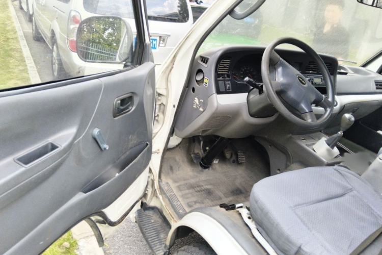 Used Jinbei Hiace 2018 2.0L Fifth-Generation Kuaiyun Standard Version Standard Roof 6 Seats V19S Interior 3