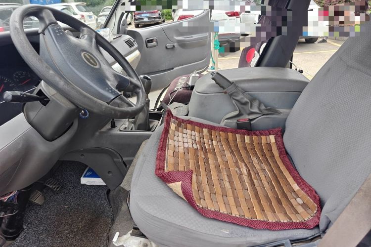 Used Jinbei Hiace 2018 2.0L Fifth-Generation Kuaiyun Luxury Standard Top 6-Seater V19S Left Front Seat