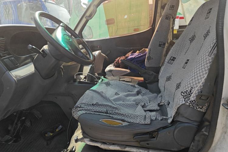 Used Jinbei Hiace 2018 2.0L Fifth-Generation Kuaiyun Standard Version Standard Roof 6 Seats V19S Left Front Seat