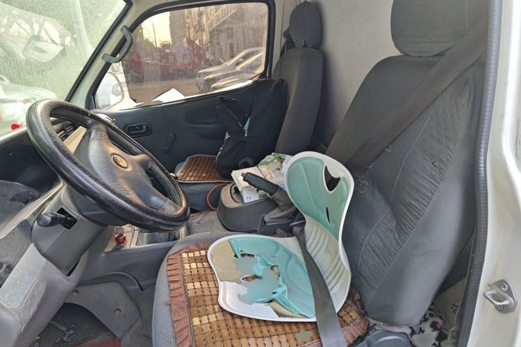 Used Jinbei Hiace 2018 2.0L Fifth-Generation Box Truck Standard Roof 2 Seats 4G19 Left Front Seat