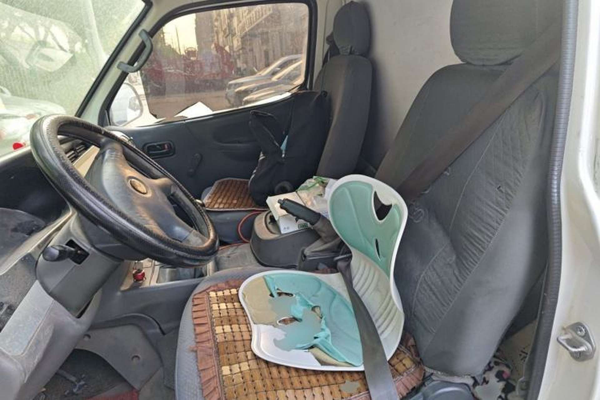 Used Jinbei Hiace 2018 2.0L Fifth-Generation Box Truck Standard Roof 2 Seats 4G19 Left Front Seat