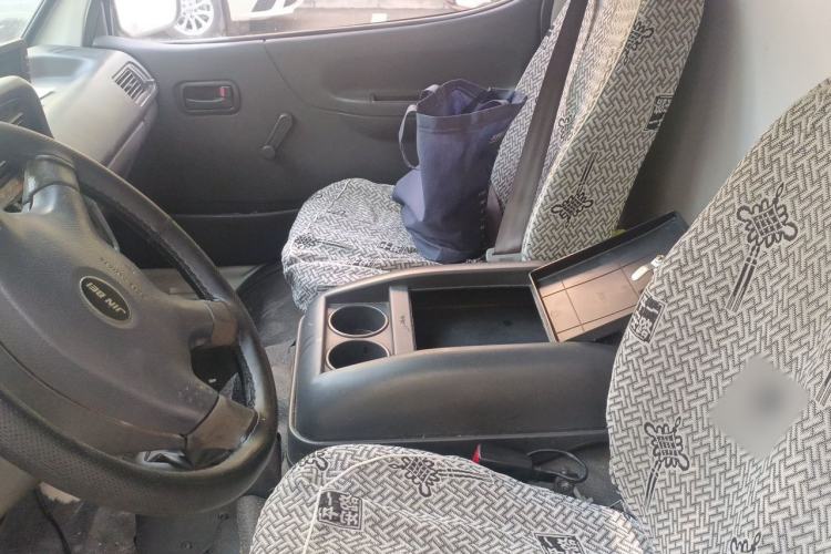 Used Jinbei Hiace 2018 2.0L Fifth-Generation Box Truck Standard Roof 2 Seats 4G19 Left Front Seat