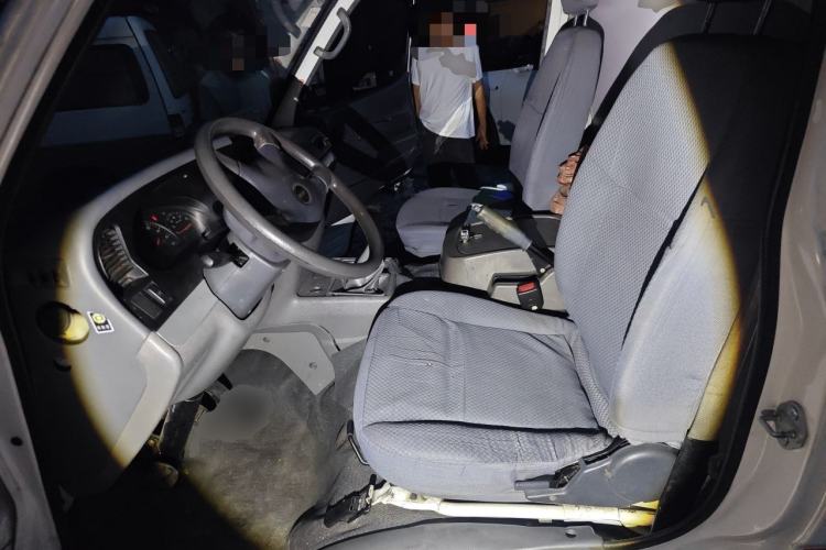 Used Jinbei Hiace 2018 2.0L Fifth-Generation Box Truck Standard Roof 2 Seats 4G19 Left Front Seat