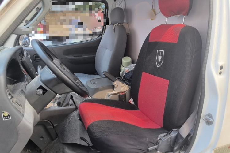 Used Jinbei Hiace 2018 2.0L Fifth-Generation Box Truck Standard Roof 2 Seats 4G19 Left Front Seat
