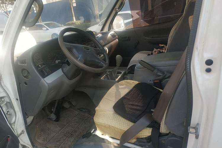 Used Jinbei Hiace 2018 2.0L Fifth-Generation Kuaiyun Standard Version Standard Roof 6 Seats V19S Left Front Seat