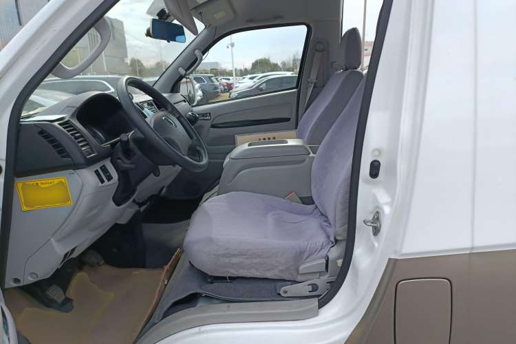 Used Jinbei Hiace 2018 2.4L Da Hai Shi W Manual 11-Seater Luxury Version 4RB2 Left Front Seat