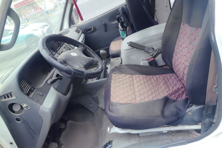 Used Jinbei Hiace 2018 2.0L Fifth-Generation Box Truck Standard Roof 2 Seats 4G19 Left Front Seat