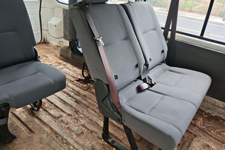 Used Jinbei Hiace 2018 2.0L Fifth-Generation Kuaiyun Luxury Standard Top 6-Seater V19S Left Rear Seat