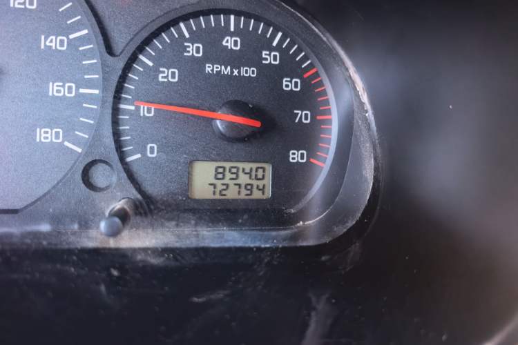 Used Jinbei Hiace 2018 2.0L Fifth-Generation Kuaiyunwang Deluxe Standard Top 10-Seater 4G21C Odometer Close Up