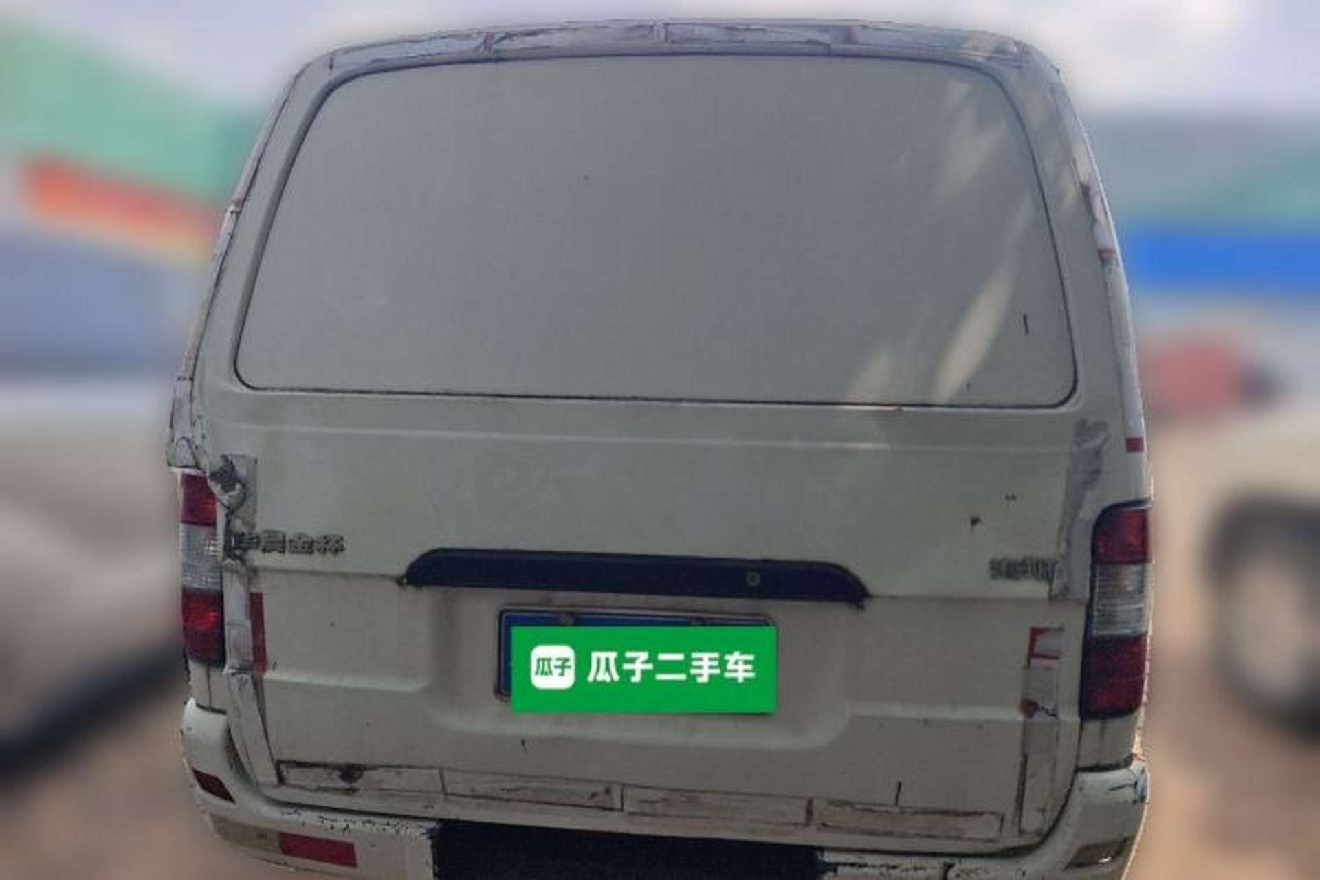 Used Jinbei Hiace 2018 2.0L Fifth-Generation Box Truck Standard Roof 2 Seats 4G21C Rear