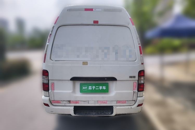 Used Jinbei Hiace 2018 2.0L Fifth-Generation Box Truck Standard Roof 2 Seats 4G19 Rear