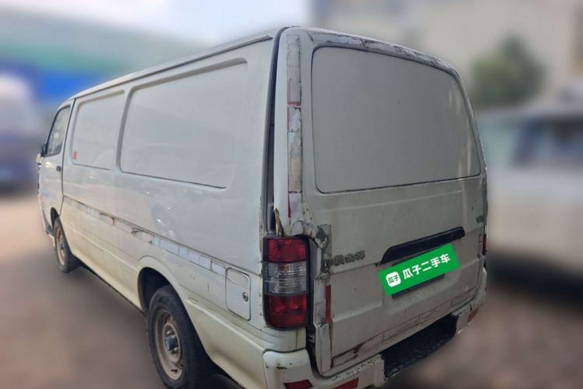Used Jinbei Hiace 2018 2.0L Fifth-Generation Box Truck Standard Roof 2 Seats 4G21C Rear Left 45 Deg