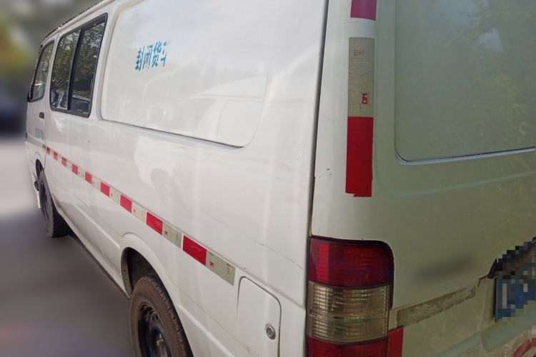 Used Jinbei Hiace 2018 2.0L Fifth-Generation Box Truck Standard Roof 2 Seats 4G21C Rear Left 45 Deg