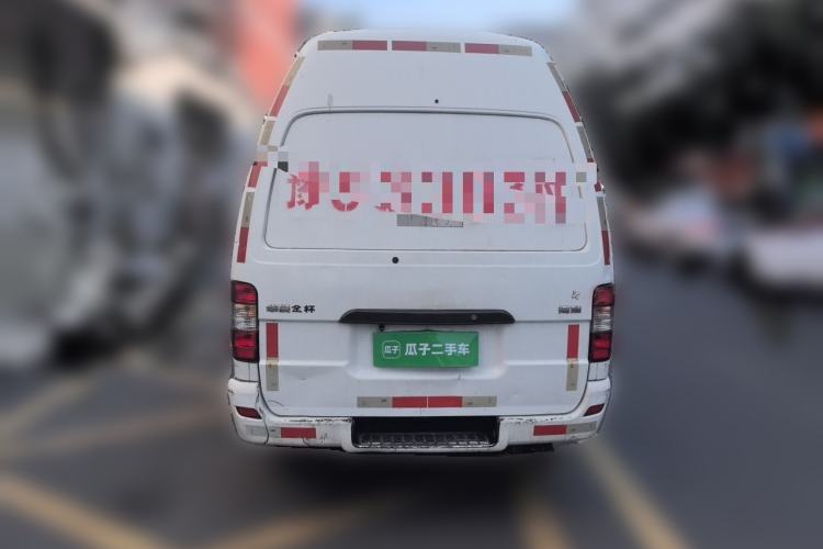 Used Jinbei Hiace 2018 2.0L Fifth-Generation Box Truck Standard Roof 2 Seats 4G19 Rear