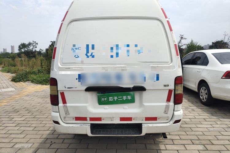Used Jinbei Hiace 2018 2.0L Fifth-Generation Box Truck Standard Roof 2 Seats 4G19 Rear
