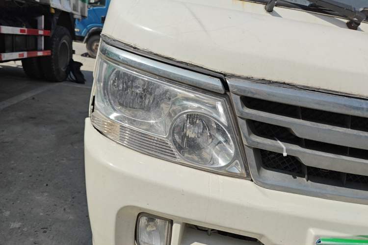 Used Jinbei Hiace 2018 2.0L Fifth-Generation Kuaiyun Standard Version Standard Roof 6 Seats V19S Right Front Headlight