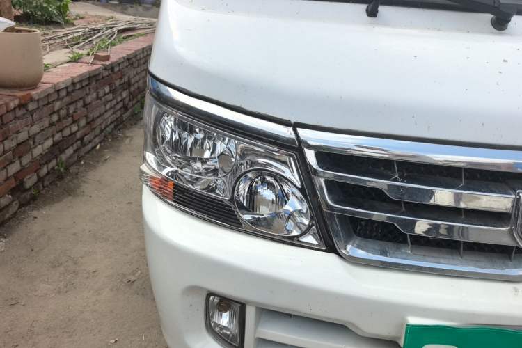 Used Jinbei Hiace 2018 2.0L Fifth-Generation Kuaiyun Luxury Standard Top 6-Seater V19S Right Front Headlight