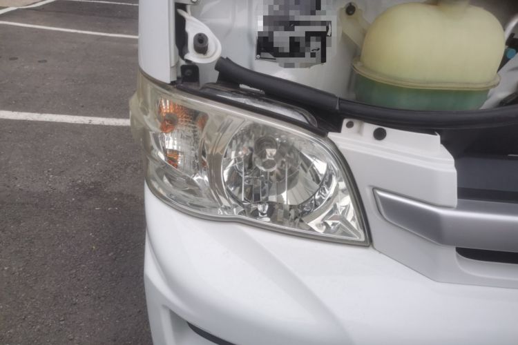 Used Jinbei Hiace 2018 2.4L Dashishi L Manual 14-Seater Luxury Version 4RB2 Right Front Headlight