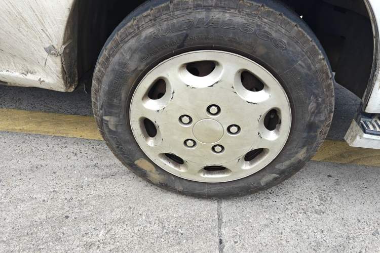 Used Jinbei Hiace 2018 2.0L Fifth-Generation Kuaiyun Luxury Standard Top 6-Seater V19S Right Front Wheel Hub