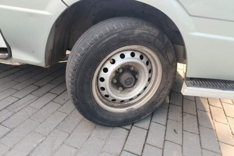 Used Jinbei Hiace  Right Front Wheel Hub
