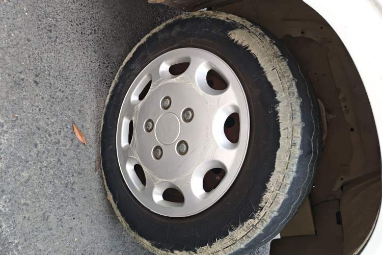 Used Jinbei Hiace 2018 2.0L Fifth-Generation Kuaiyun Luxury Standard Top 6-Seater V19S Right Front Wheel Hub