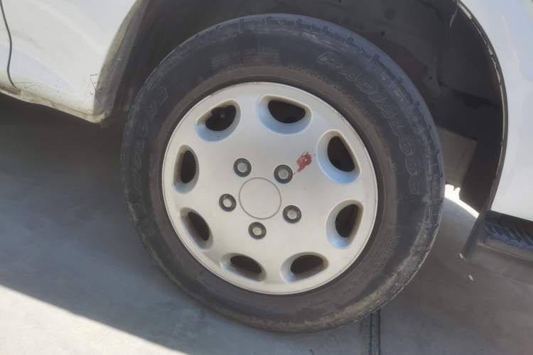 Used Jinbei Hiace 2018 2.0L Fifth-Generation Kuaiyunwang Deluxe Standard Top 10-Seater 4G21C Right Front Wheel Hub