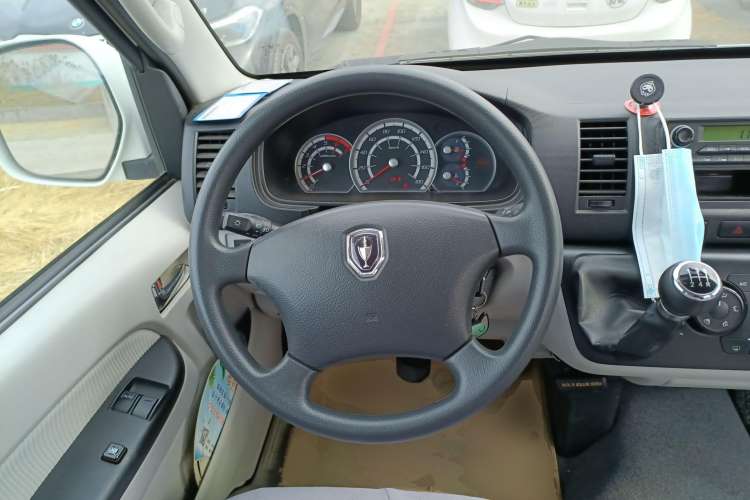 Used Jinbei Hiace 2018 2.4L Da Hai Shi W Manual 11-Seater Luxury Version 4RB2 Steering Wheel